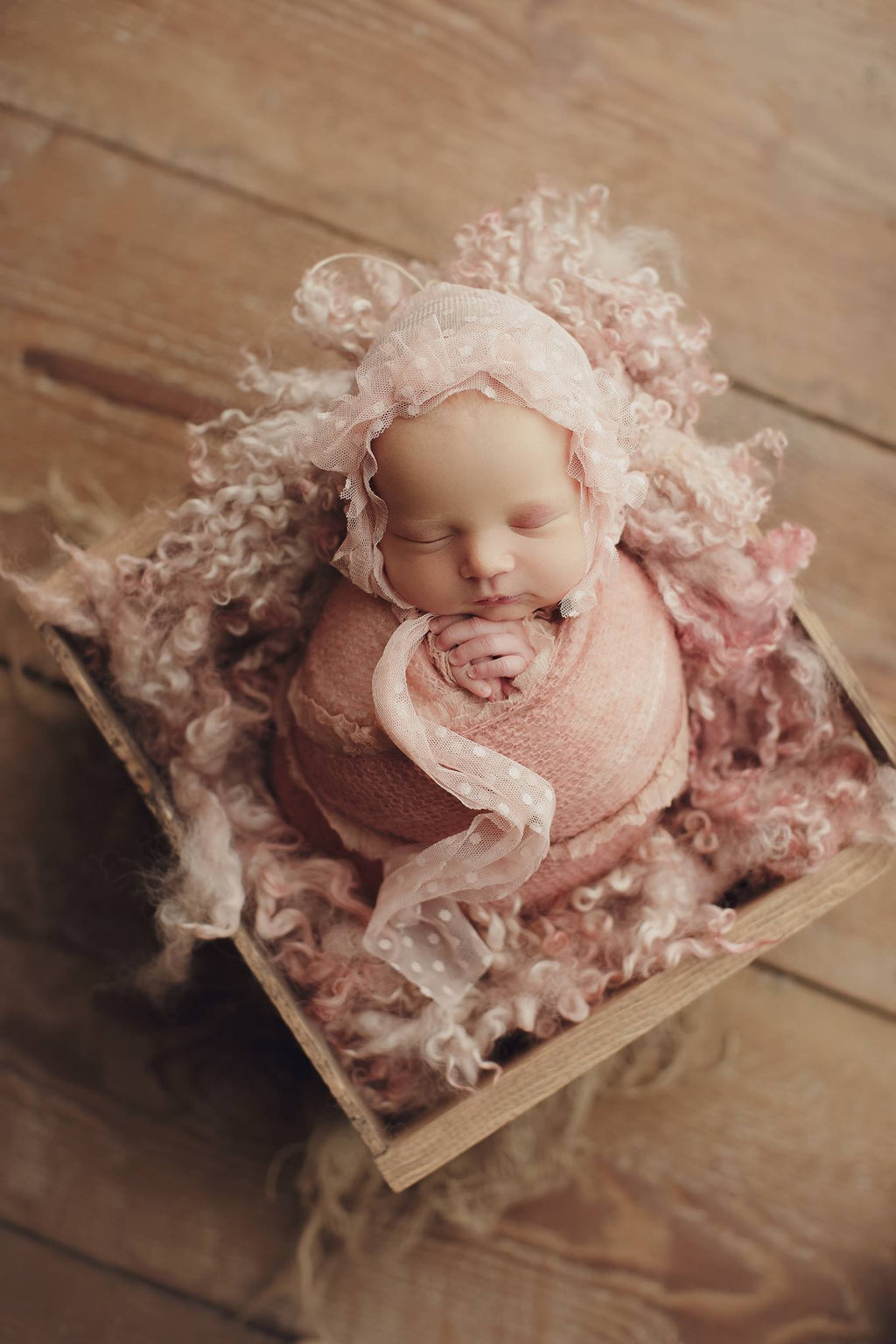 Peach Dottie bonnet