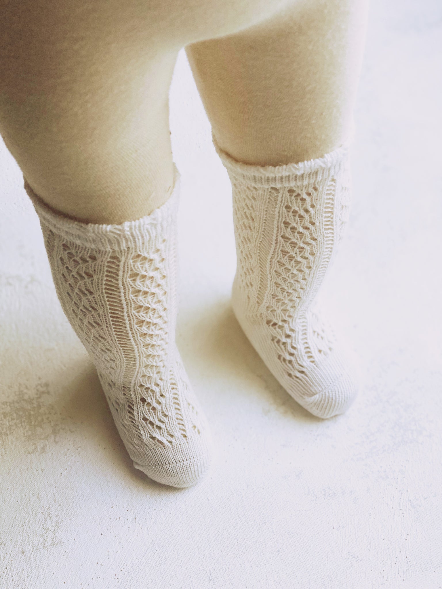 Eggshell Lace Knit Knee-Highs