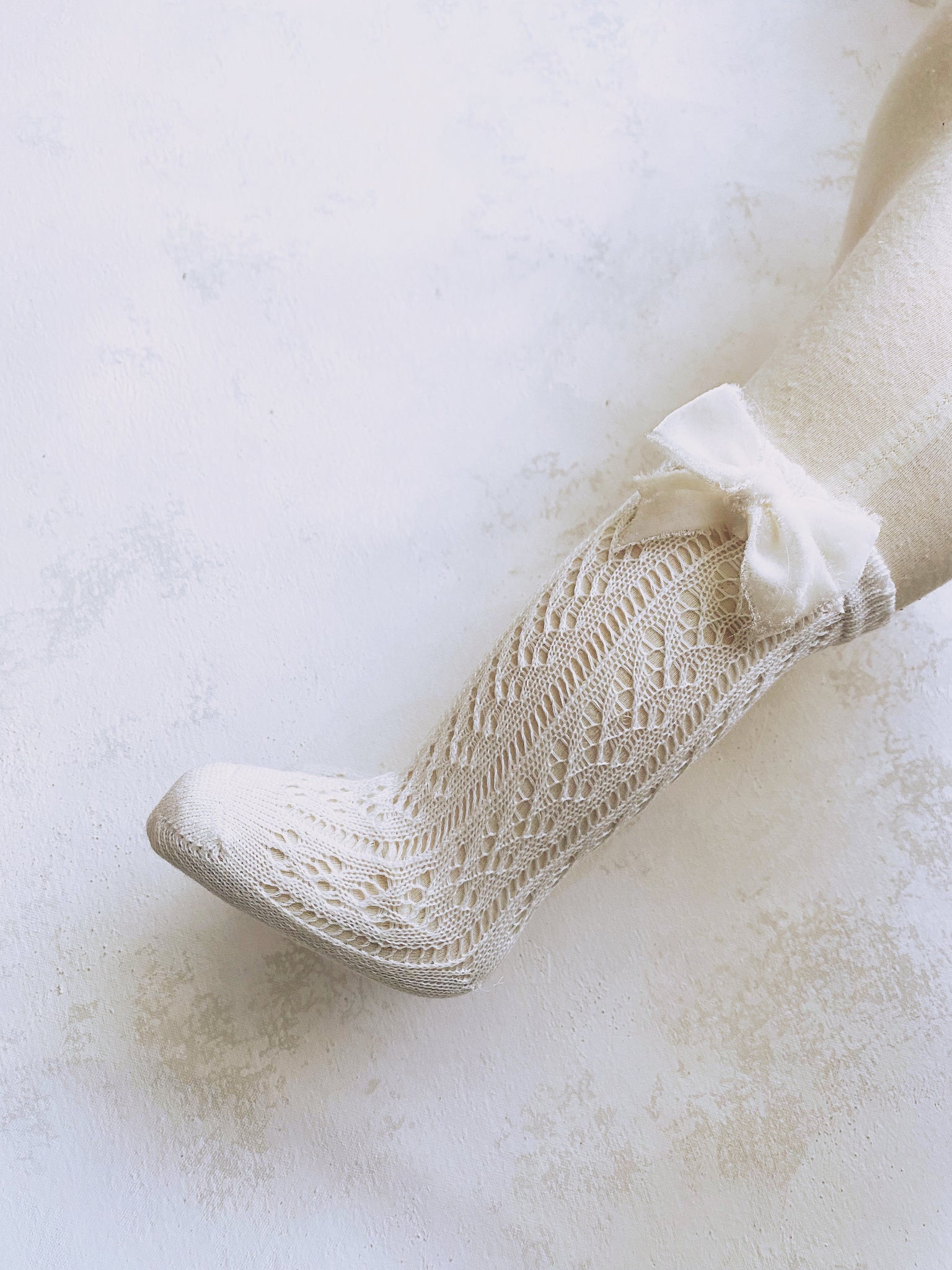 Eggshell Lace Knit Knee-Highs